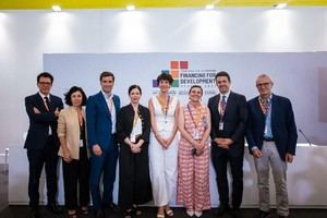 Elma Saiz resalta la colaboración público-privada para enfrentar desafíos sociales y medioambientales