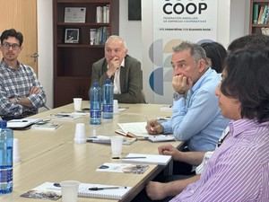 Enrique Santiago promete reformas legales para proteger a las cooperativas de abusos y discriminaciones