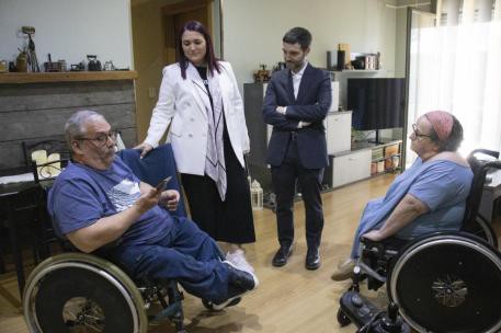 Gobierno y CCAA destinan 2.000 millones para reformar los cuidados en el hogar