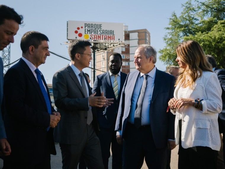 Hereu inaugura la futura sede de Desay en Linares con apoyo de 5,5 M€ del Gobierno