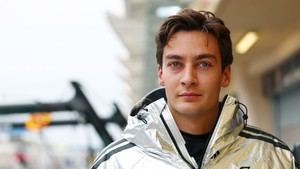 Russell confía en luchar por el título como nuevo piloto principal de Mercedes