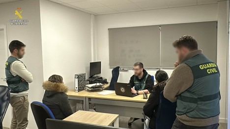 Doce personas bajo investigación por ser 'mulas bancarias' de una red criminal internacional