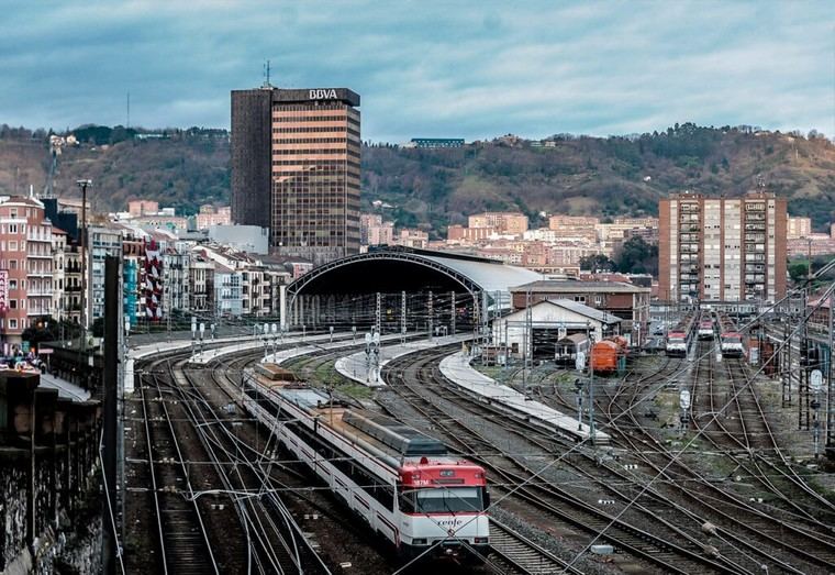 Izquierda Unida y el Gobierno impulsan un billete único de transporte para 2026