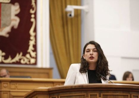 Jiménez defiende las ayudas a la conciliación del Gobierno de Page frente al PP
