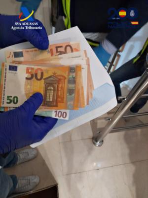 Joven arrestado por fabricar y distribuir euros falsos en Europa