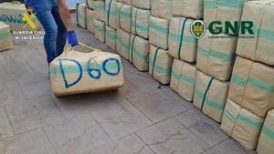 Desarticulan red de narcotráfico y confiscan 10.600 kg de hachís en España y Portugal