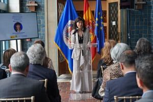 La ministra de Igualdad aboga por un modelo global que defienda la libertad y los derechos humanos