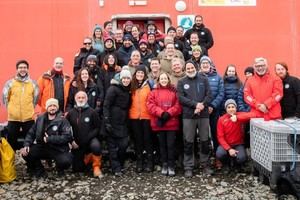 Diana Morant recorre la Base Antártica Española 'Juan Carlos I'