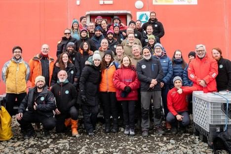 Diana Morant recorre la Base Antártica Española 'Juan Carlos I'