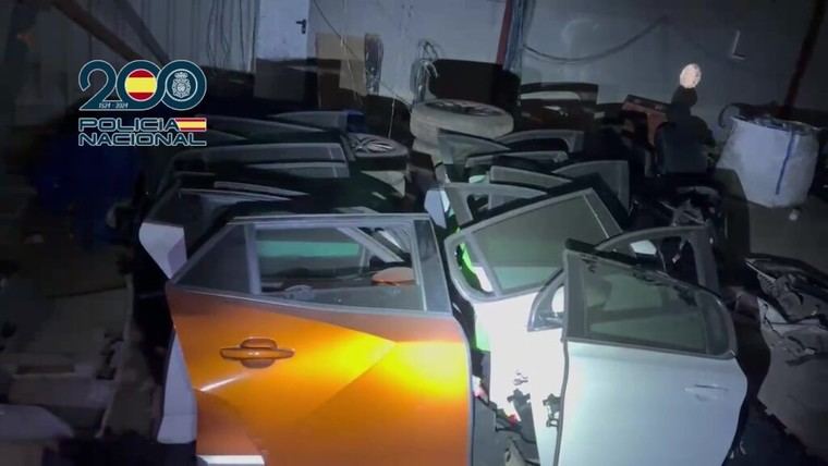 Desmantelan banda que robó más de 50 vehículos para despiece y venta de piezas