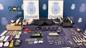 Detenidos en Madrid dos ladrones que robaban viviendas con llaves maestras