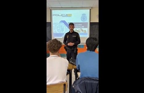 La Policía Nacional lanza campaña para combatir el acoso escolar con el lema 'No te lo guardes'