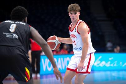 La U18 masculina de baloncesto se clasifica invicta a octavos del EuroBasket 2025