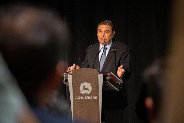 España, lista para liderar la innovación agroalimentaria, según Luis Planas