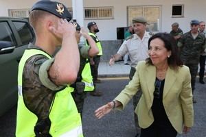 Margarita Robles elogia a la Brigada 'Galicia VII' por su labor en la lucha contra incendios