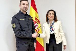 Robles reafirma el compromiso de España con la defensa de Ucrania
