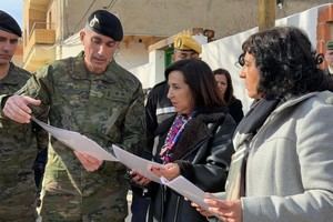 Margarita Robles muestra apoyo a Mira tras la DANA y destaca labor de las Fuerzas Armadas