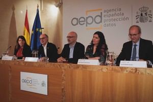 Mar España advierte sobre la importancia de decisiones responsables para proteger a la infancia en el entorno digital