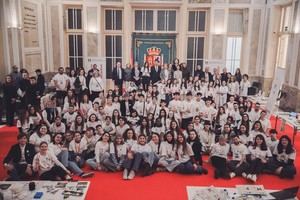 Tolón anima a las estudiantes a aportar su talento a la ciencia