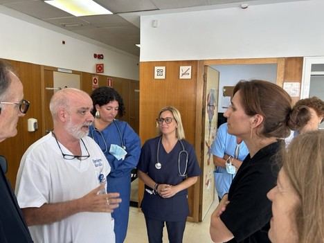 Mónica García destaca la respuesta sanitaria en Ceuta sin afectar la atención habitual