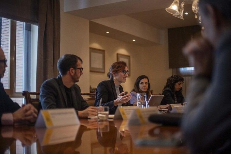 Mónica García promueve una anestesia sostenible para mejorar la salud y el medio ambiente