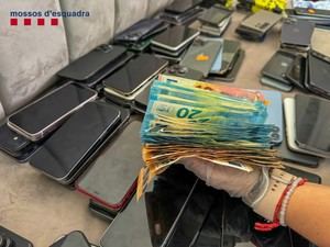 Desmantelan red criminal de estafas y receptación de móviles en Mataró