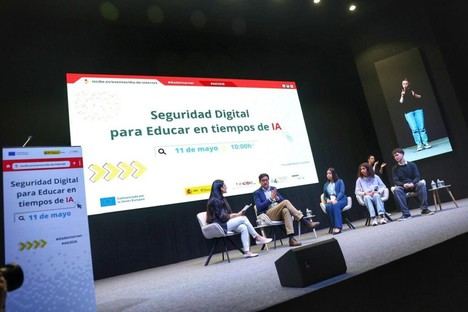 Óscar López insta a jóvenes a utilizar el 017 del INCIBE para combatir el acoso