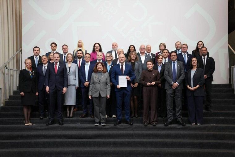 Óscar López aboga en Europa por la cultura diversa y la información veraz para fortalecer la democracia