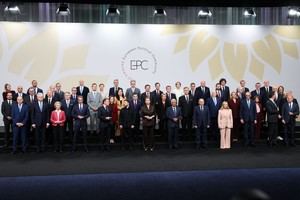 Sánchez destaca desinformación y cambio climático como riesgos para Europa