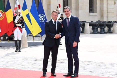 Sánchez reafirma el apoyo a Ucrania en reunión internacional en París