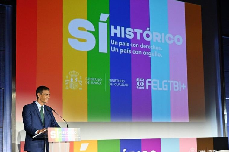 Sánchez celebra 20 años de matrimonio igualitario en España como un logro de libertad y orgullo