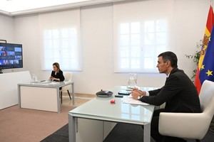 Sánchez urge a Europa a proteger a los menores de los peligros de las redes sociales