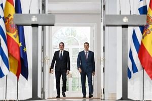 Sánchez destaca la relación entre España y Grecia y la visión europea hacia el sur