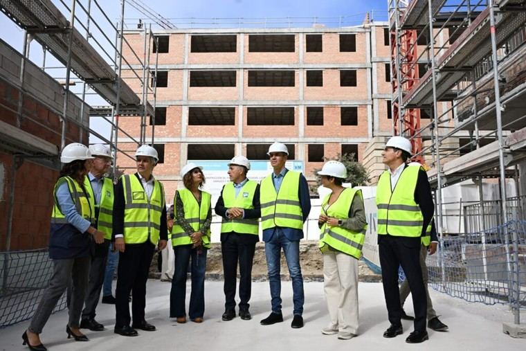 Sánchez destaca el compromiso del Gobierno con la vivienda asequible en Málaga