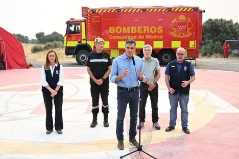 Sánchez asegura que salvar vidas es la máxima prioridad del Estado en la lucha contra incendios