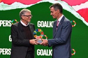 Pedro Sánchez galardonado con el Premio Global Goalkeeper por su apoyo al desarrollo sostenible