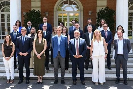 Sánchez se encuentra con la nueva junta de la CRUE