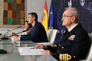 Sánchez elogia a los militares españoles en misiones de paz y humanitarias