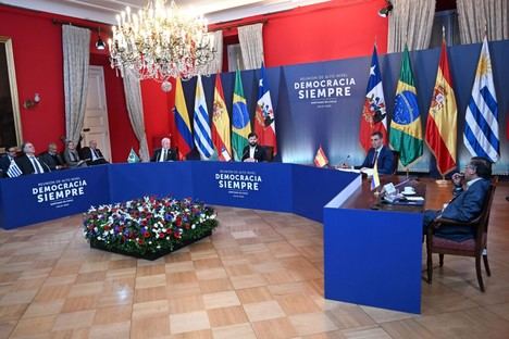Líderes de América Latina y España firman declaración en defensa de la democracia