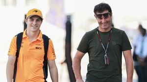Piastri mejora su rendimiento en la F1, según su manager Webber