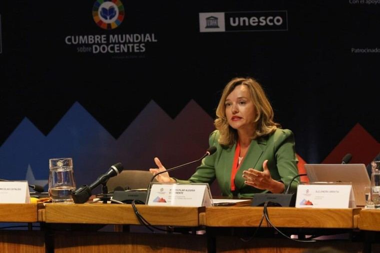 Pilar Alegría destaca la importancia de los docentes y pide su cuidado en la Cumbre de la UNESCO