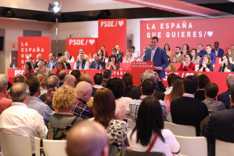 Sánchez: “La única vía para resolver la crisis en Cataluña es la vía constitucional”