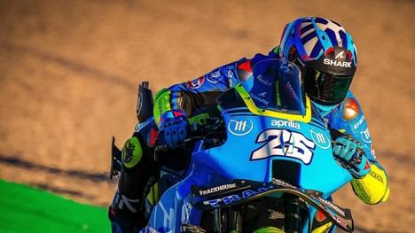 Aprilia brilla en Valencia con Fernández y Bezzecchi al frente, mientras Yamaha presenta su nueva V4