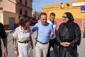 Rego destaca la solidaridad vecinal en Ceuta y demanda más recursos para su periferia