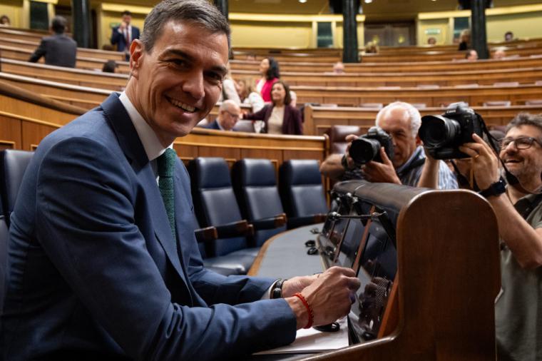 Sánchez critica a Feijóo por su gestión y falta de apoyo al Gobierno