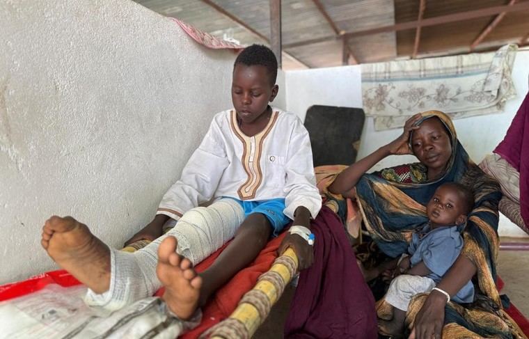 Casi 100 heridos en Darfur tras ataques aéreos en Sudán