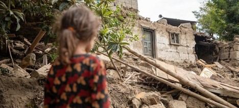 Desastre en Afganistán: Mujeres y niñas enfrentan una crisis humanitaria tras el terremoto