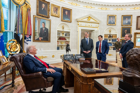 ¡Aleluya! Los alquimistas Trump y Bessent encontraron la “piedra filosofal”