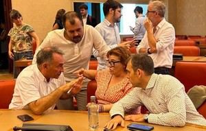 IU solicita al Ministerio del Interior que aclare su investigación sobre amenazas a periodistas por la extrema derecha