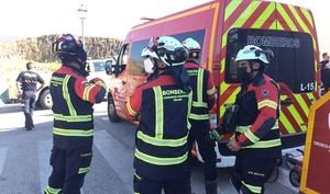 Accidente mortal: un coche cae 100 metros en Cártama, Málaga